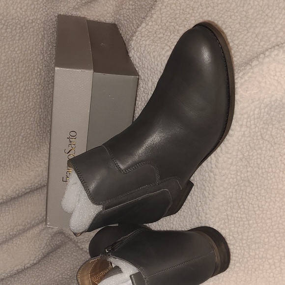 Franco Sarto women's leather round toe booties in charcoal gray 9.5B - Picture 5 of 5